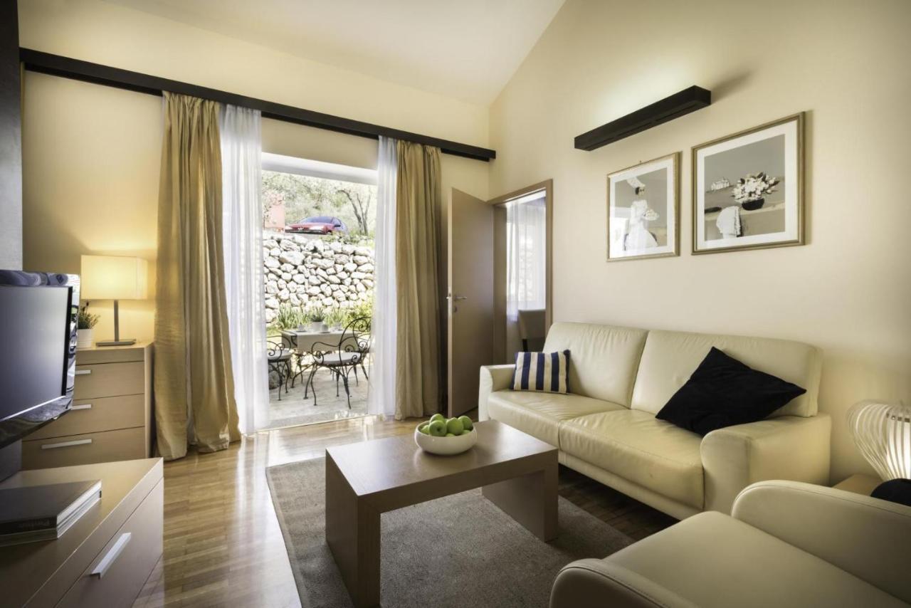 Apartment Aci Marina Cres Luaran gambar